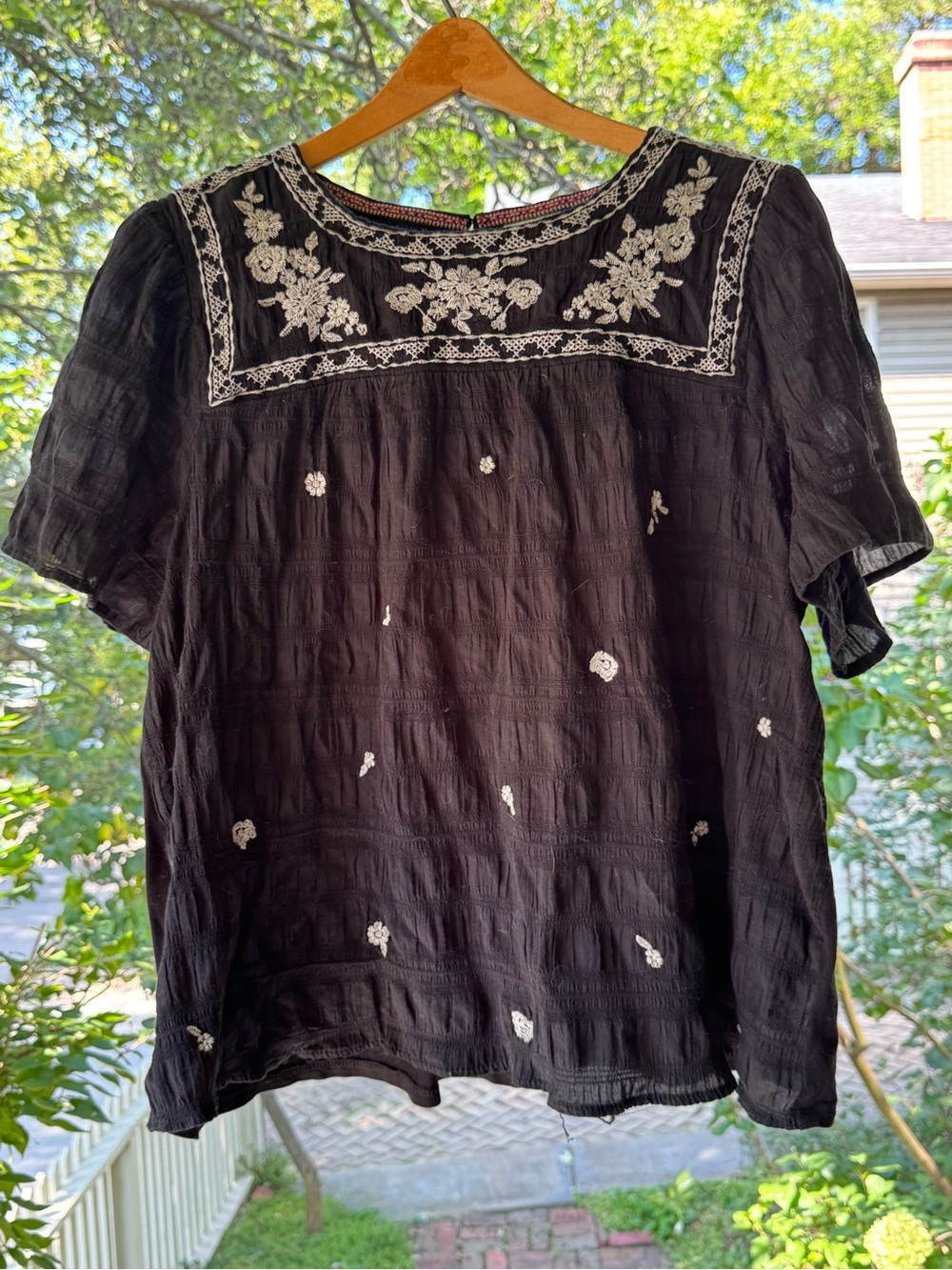 Knox Rose Black Short-Sleeve Embroidered Square-Yoke Blouse